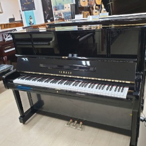 야마하 피아노 UX1